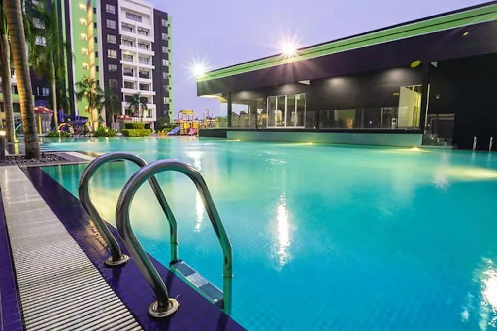 Cozy Poolside Waterpark Manhattan Homestay Ipoh City3Room Netflix Malaysia